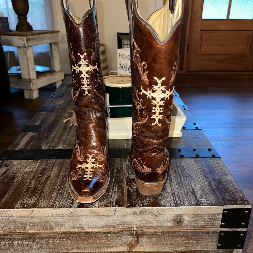 Circle G cowgirl boots!! Worn only a handful of times